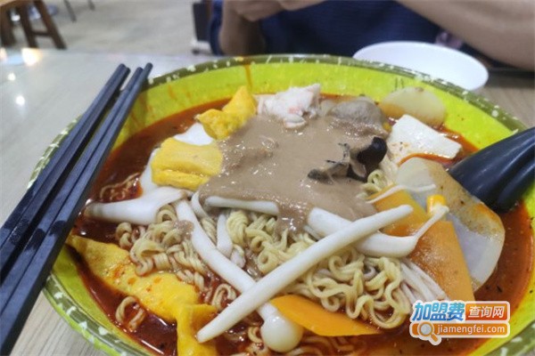 冒菜爱上米线加盟