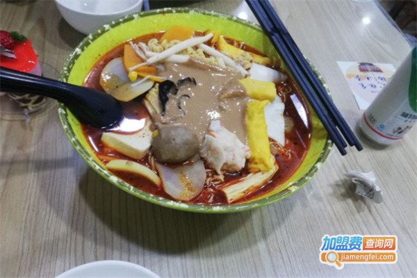 冒菜爱上米线加盟