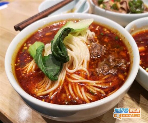 川遇跷脚牛肉面加盟费