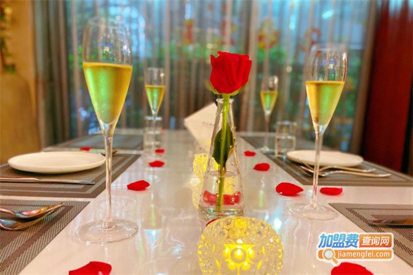 以诺酒窖西餐加盟