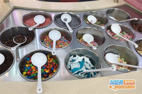 YOYOBERRY美国自助酸奶冰淇淋加盟