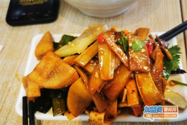 【卤面道手擀面加盟】开店加盟卤面道手擀面，赚钱多多事业有成！