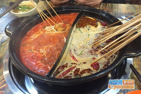 红小牛串串香火锅加盟