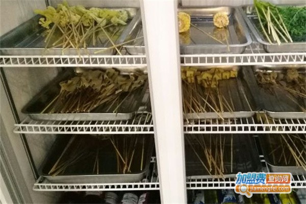 红小牛串串香火锅加盟