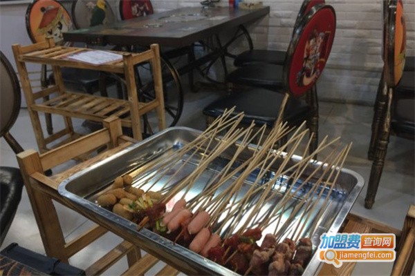 红小牛串串香火锅加盟