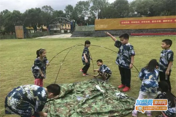 青少年户外训练营加盟