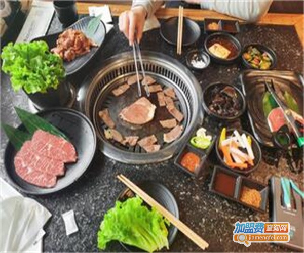 黑牛村烤肉店加盟费