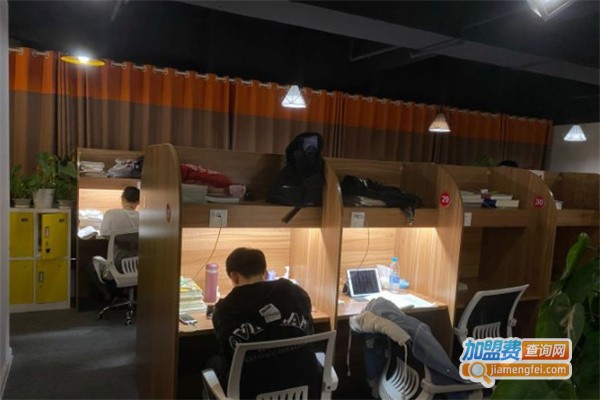 光阴自习室加盟