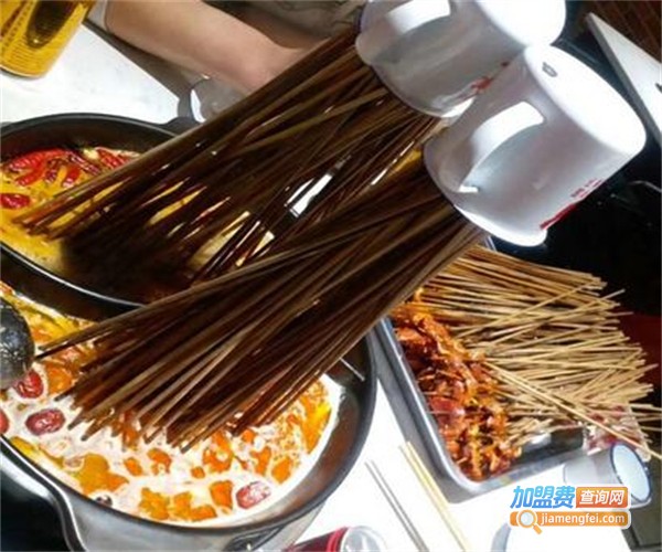 五未小郡肝串串香火锅加盟