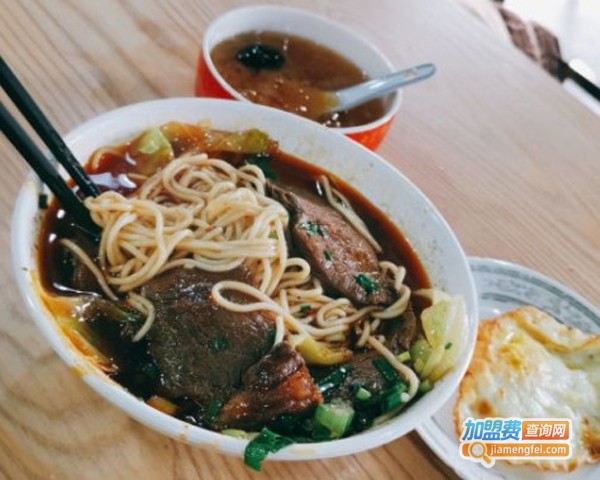 重庆拜哥牛肉面加盟费