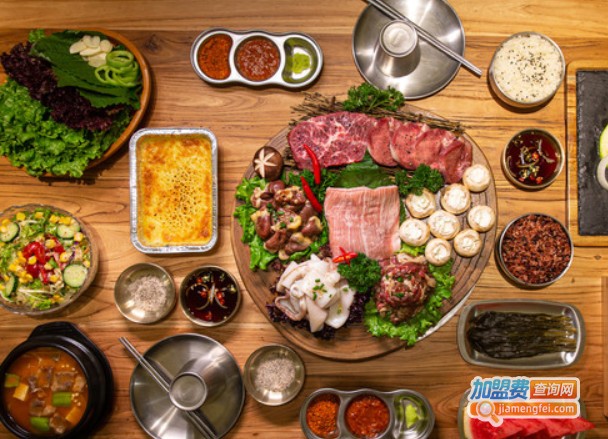 爱豚家炭火烤肉加盟