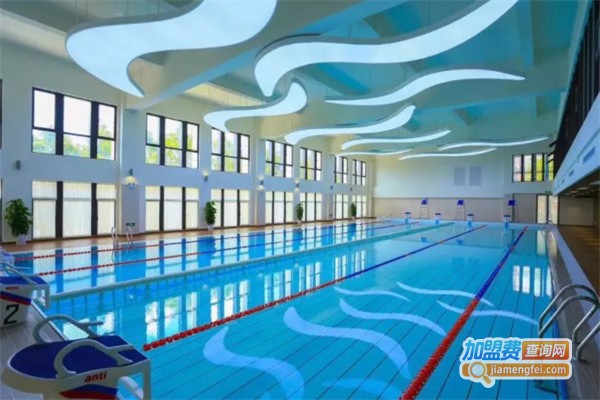 游泳培训学校