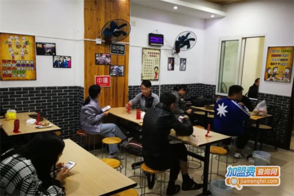 黎记煲仔饭烧腊加盟