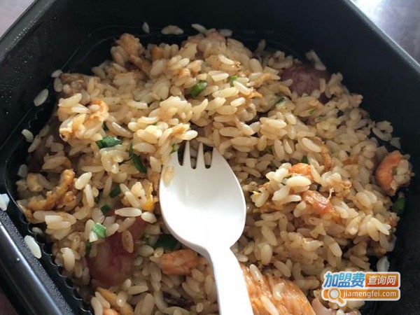 来不易海仙炒饭加盟费