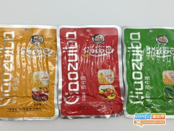 俏嘴巴零食加盟费