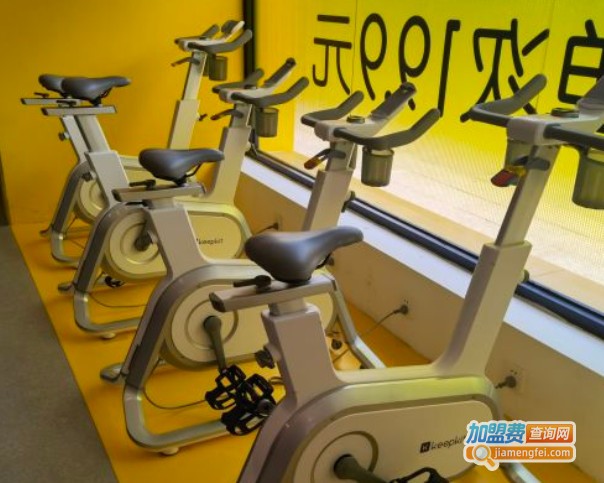 发条鸭无人健身房