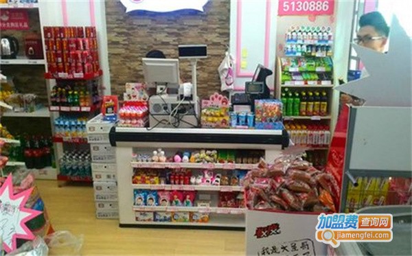 赵一鸣零食店加盟费