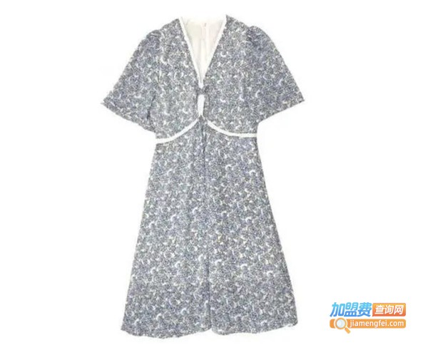 入卡女装