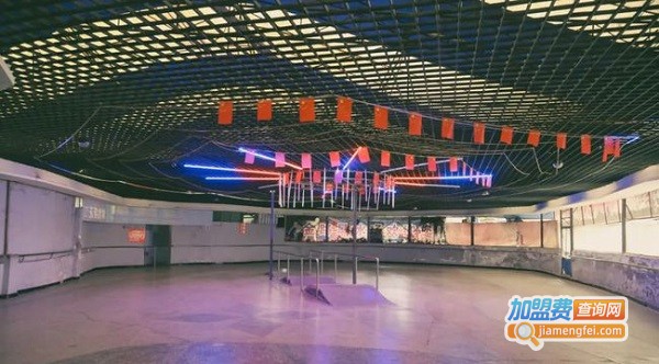 室内旱冰场加盟费