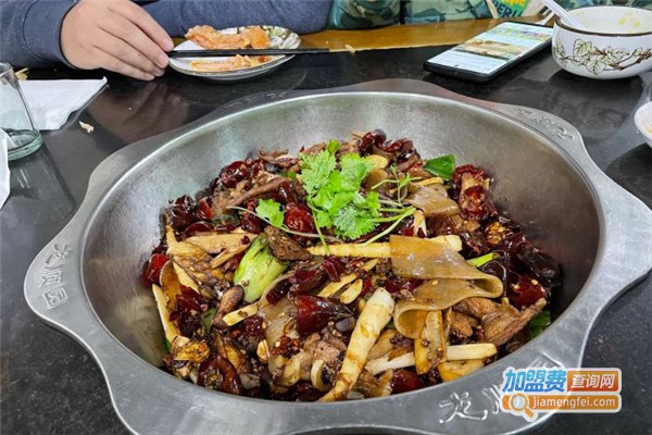 龙顺园麻辣香锅加盟