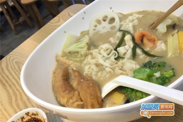 杜老鲜麻辣烫加盟费