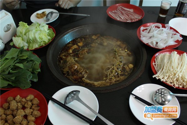 鼎呷呷铁锅鱼火锅加盟费