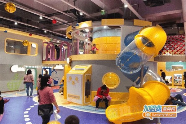 童趣熊儿童乐园加盟