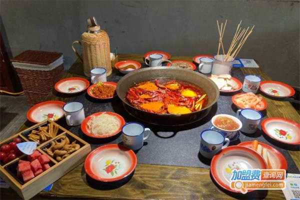 叶小辣花椒毛肚火锅加盟费