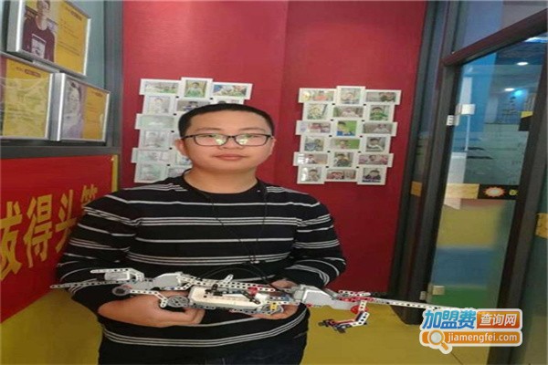 酷能机器人教育加盟费