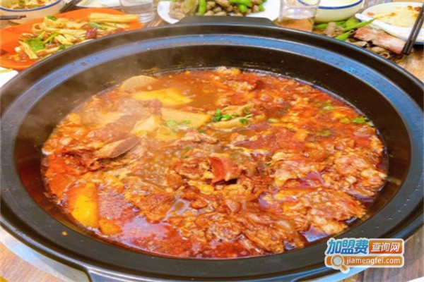 香犇犇牛排牛尾锅加盟