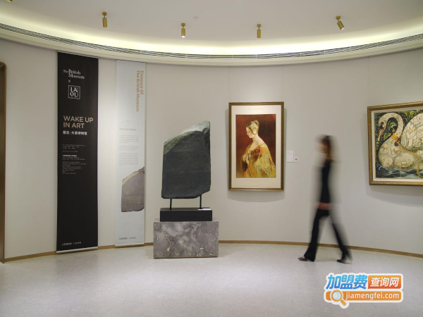 爆火的中档酒店生意经