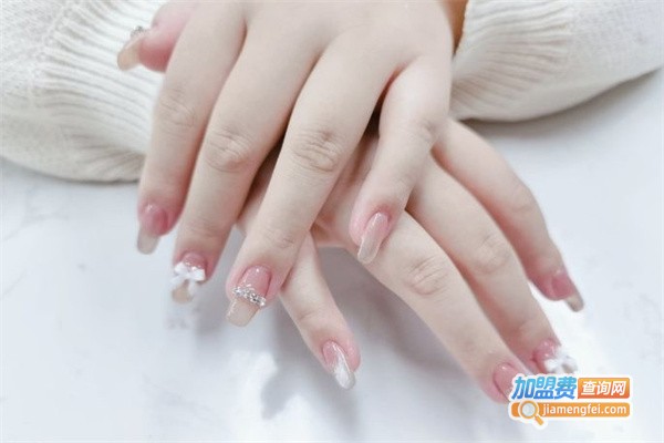 瞧享轻奢美甲加盟