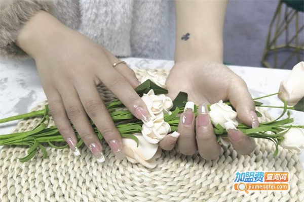 瞧享轻奢美甲加盟费