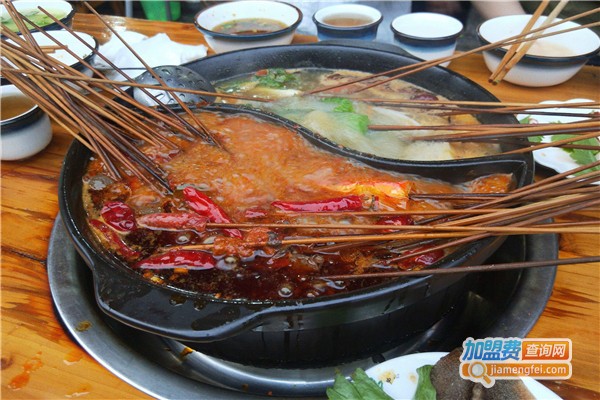 孙哥鸭肠王砂锅串串香加盟费