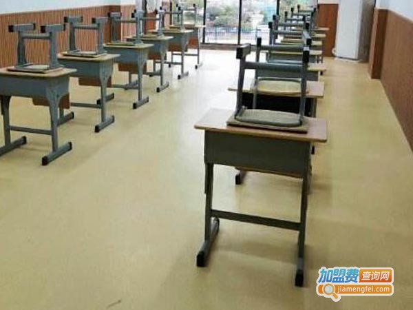 出众教育加盟费