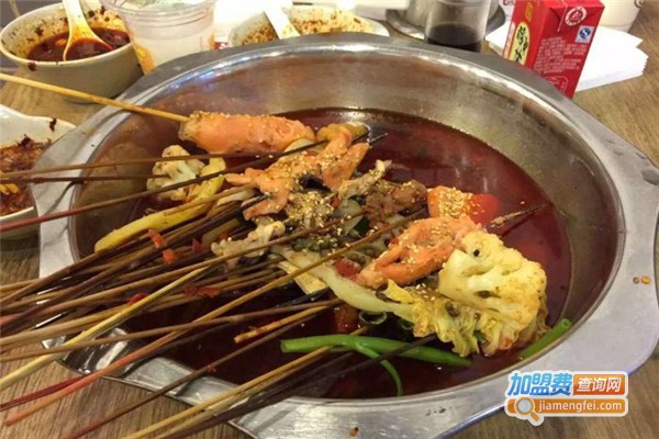 卡卡角角吃铲铲串串香加盟费