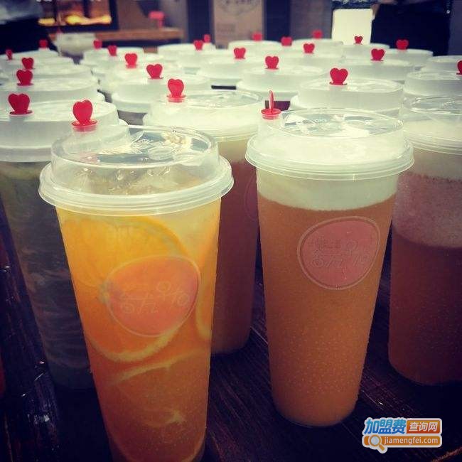 男左女右奶茶加盟费