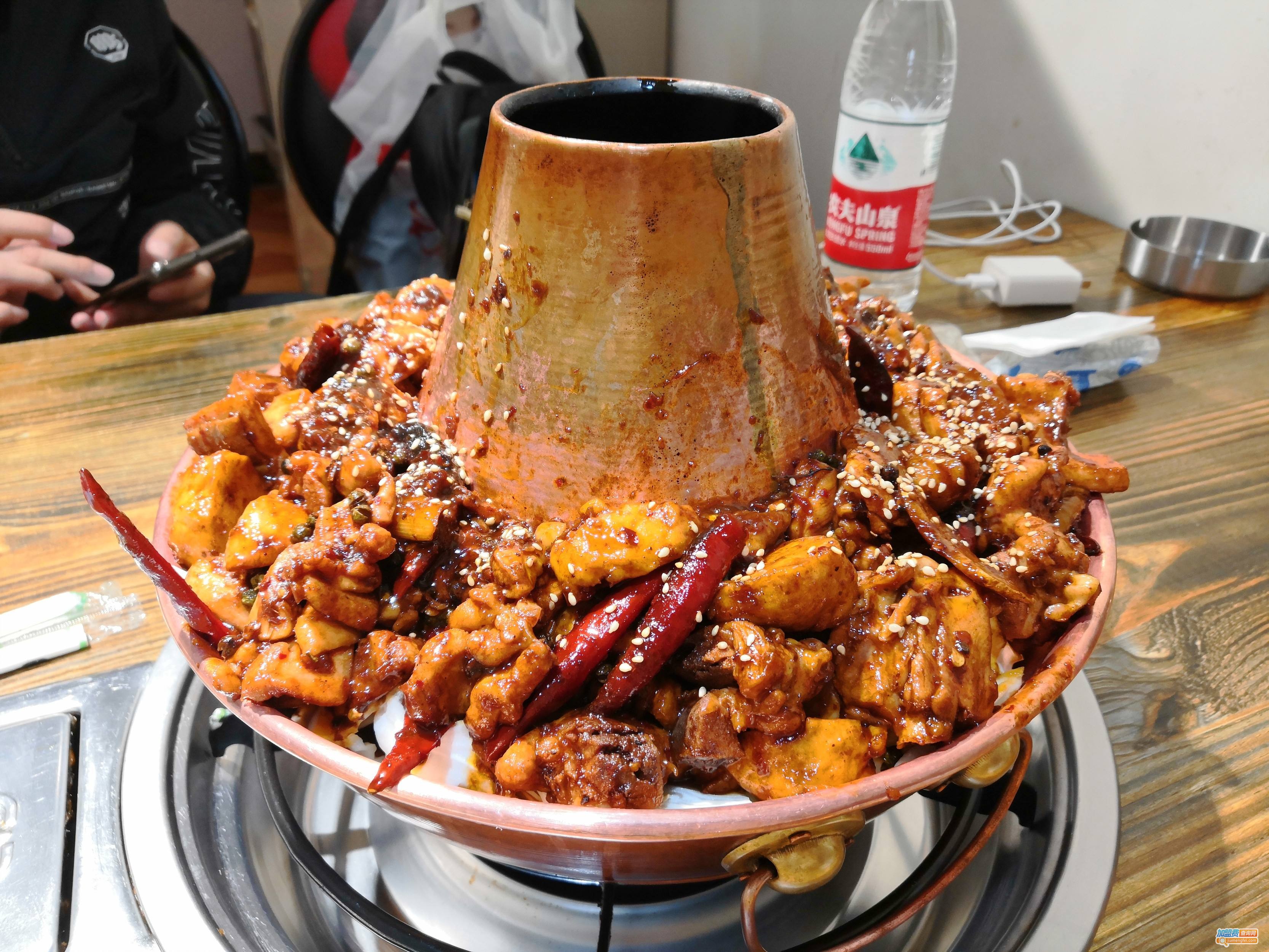 韭菜花香炭火锅