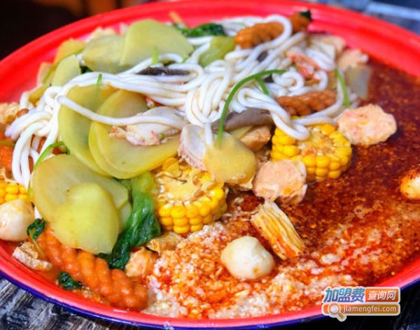 路边集市盘盘麻辣烫