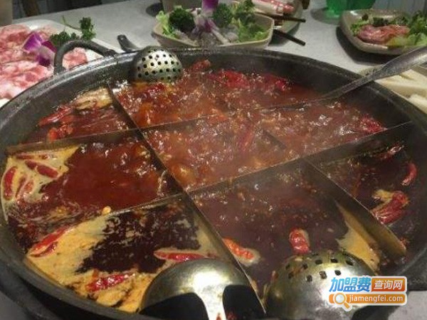 在渝里老火锅加盟费