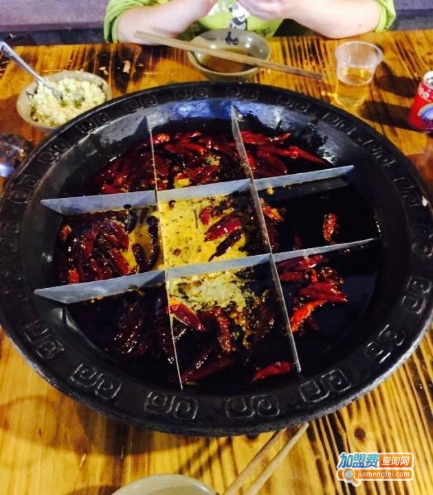 香肠嘴儿老灶火锅加盟费