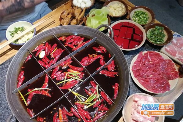 龙门镇重庆市井火锅店