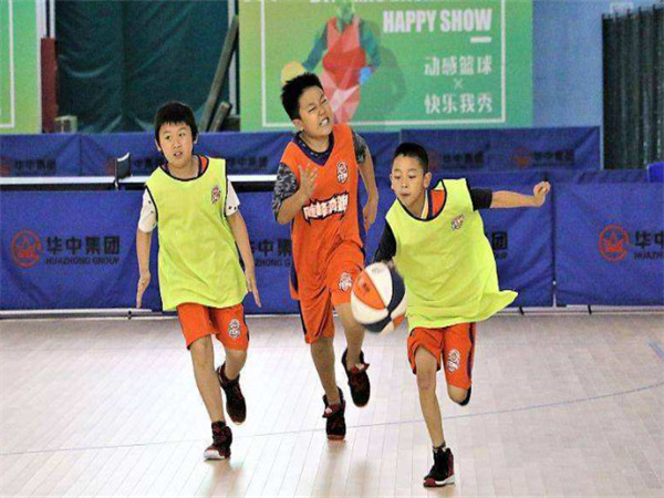 随峰奔跑篮球俱乐部