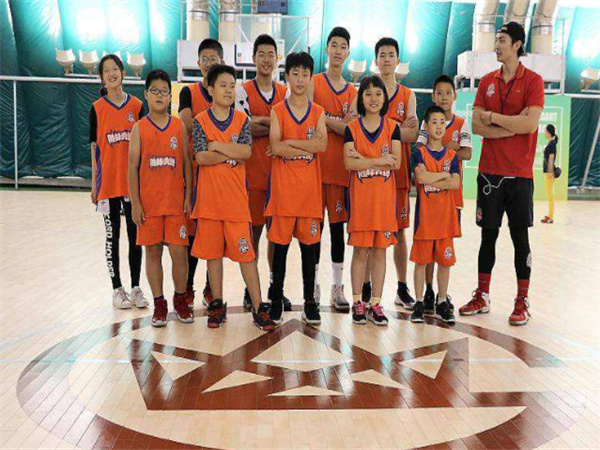 随峰奔跑篮球俱乐部加盟费