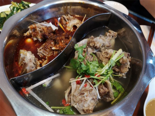 蒙骨香羊蝎子火锅