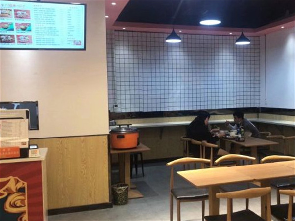 臻湘现炒木桶饭