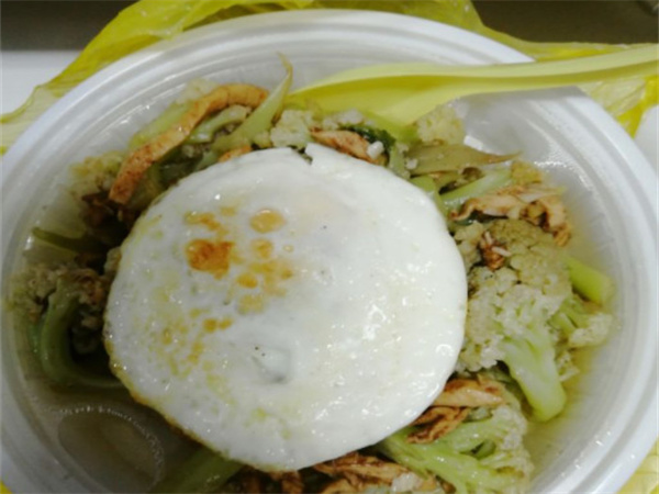 臻湘现炒木桶饭