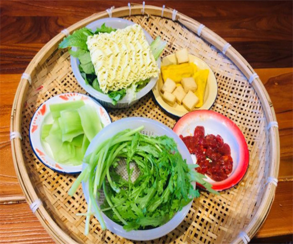 文立新秤盘麻辣烫加盟费