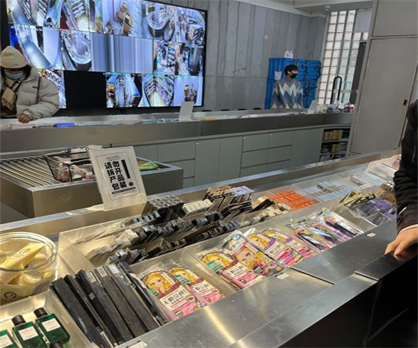 ME&WE米薇大牌集合仓加盟