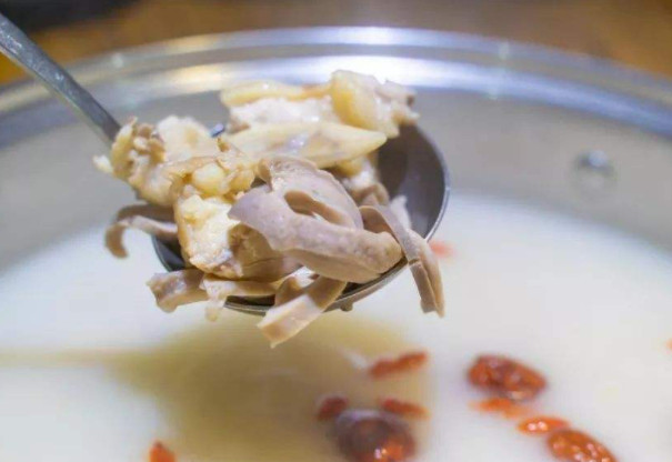 小广东地摊猪肚鸡